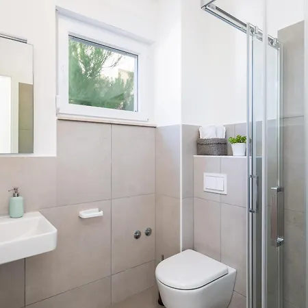 Capecarol 빌라 로고즈니차